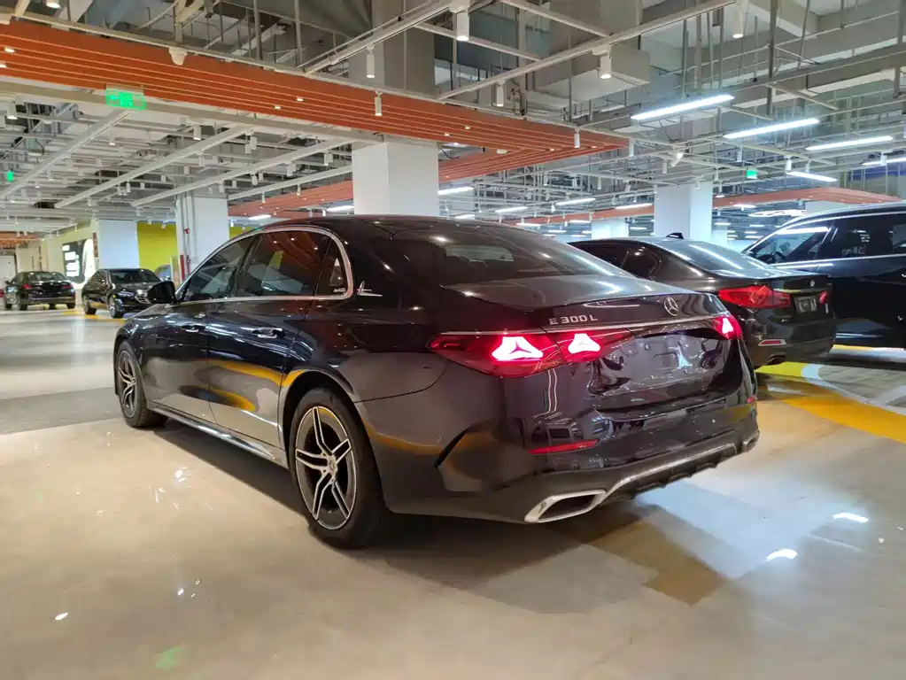 Mercedes-Benz E-Class — миниатюра 16