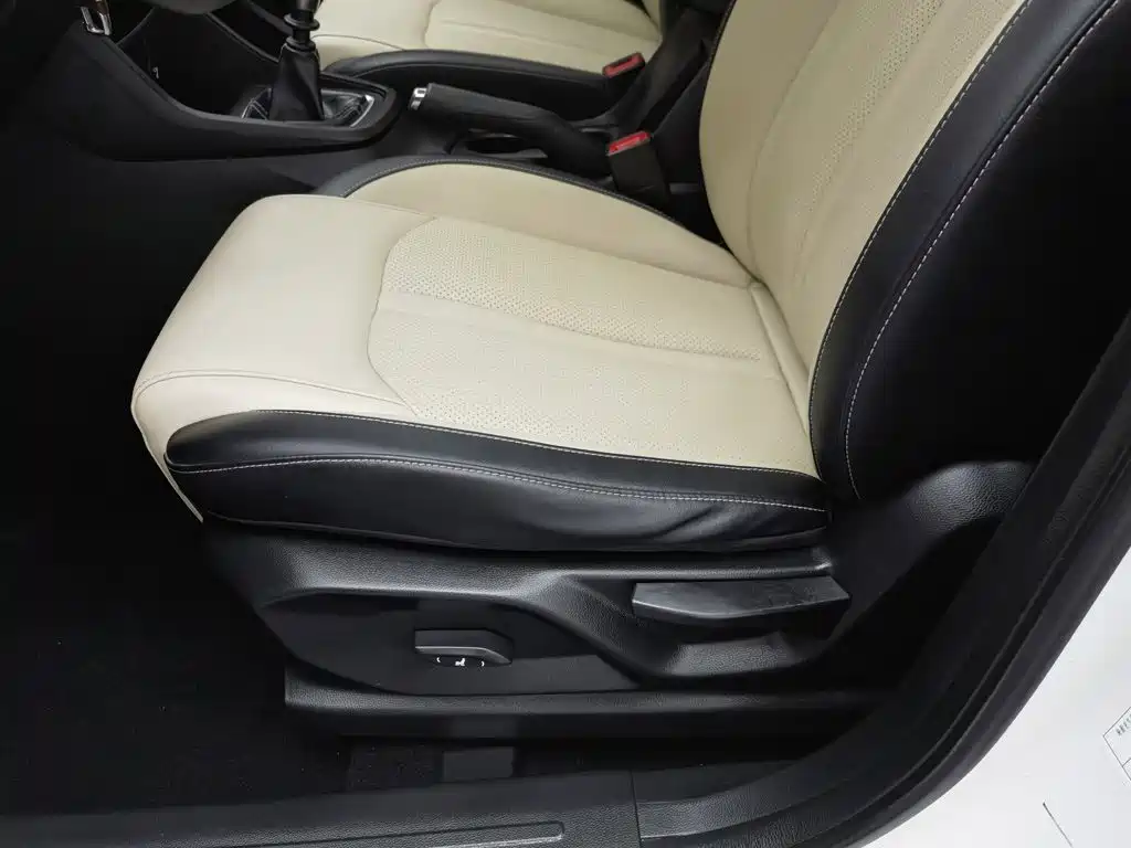 Baojun 360 — миниатюра 20