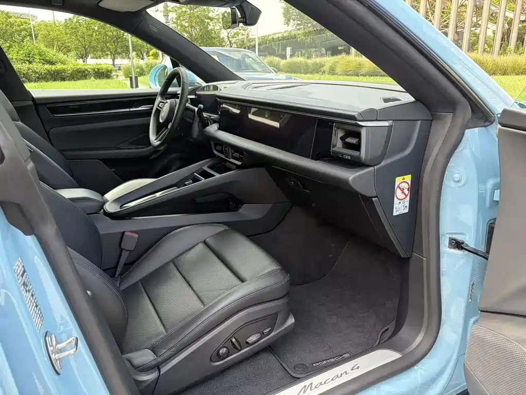 Porsche Macan EV — миниатюра 15