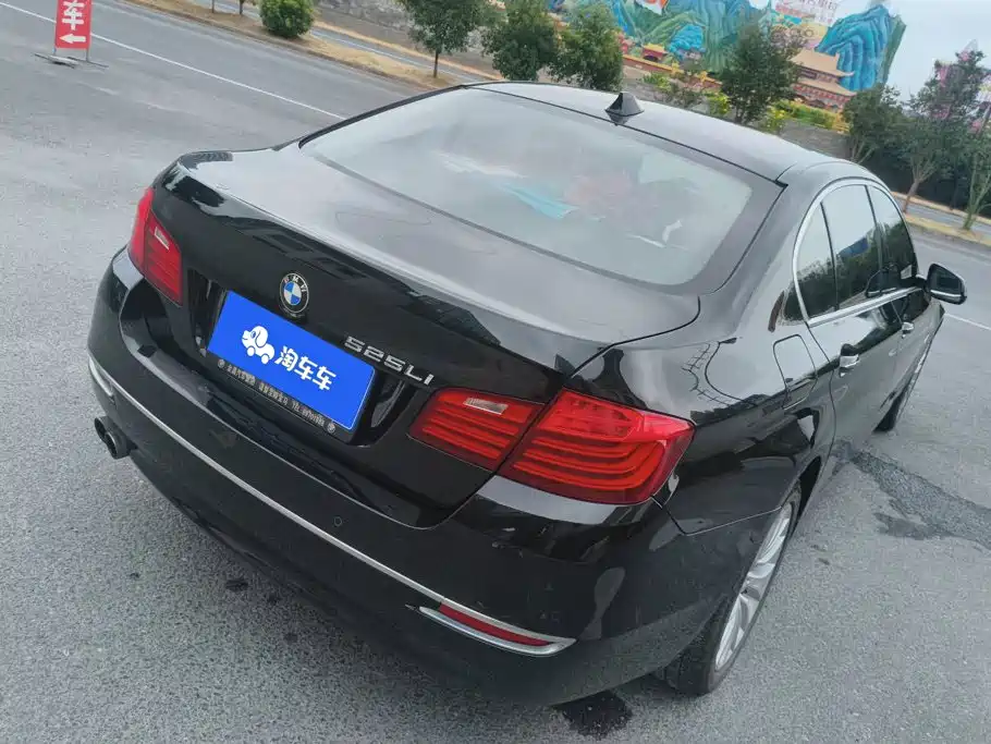 BMW 5 Series — миниатюра 3