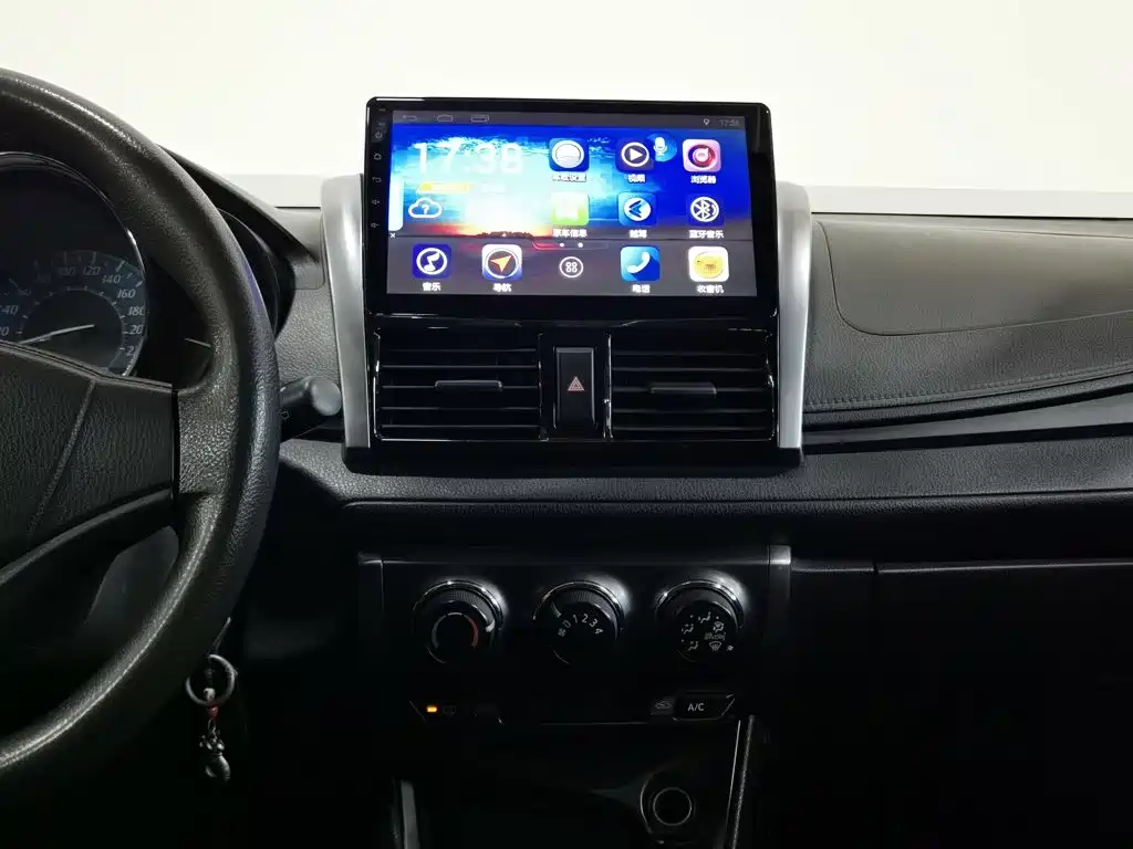 Toyota Yaris L — миниатюра 12