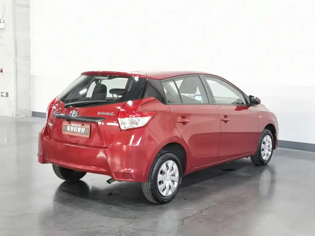 Toyota Yaris L — миниатюра 2