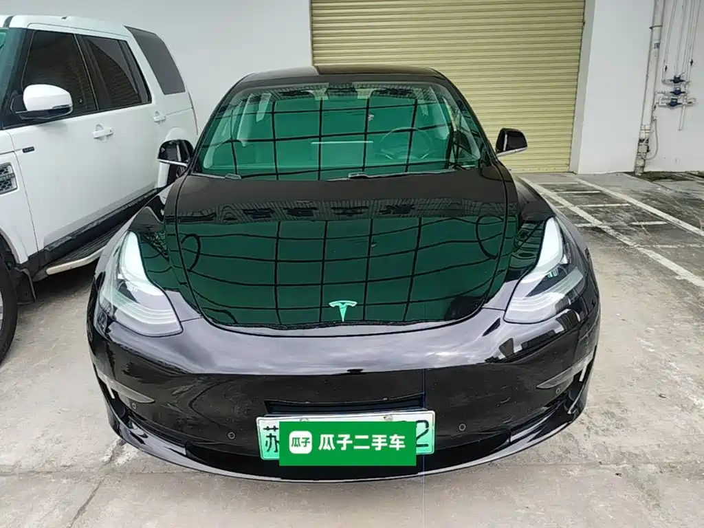 Tesla Model 3 — миниатюра 3