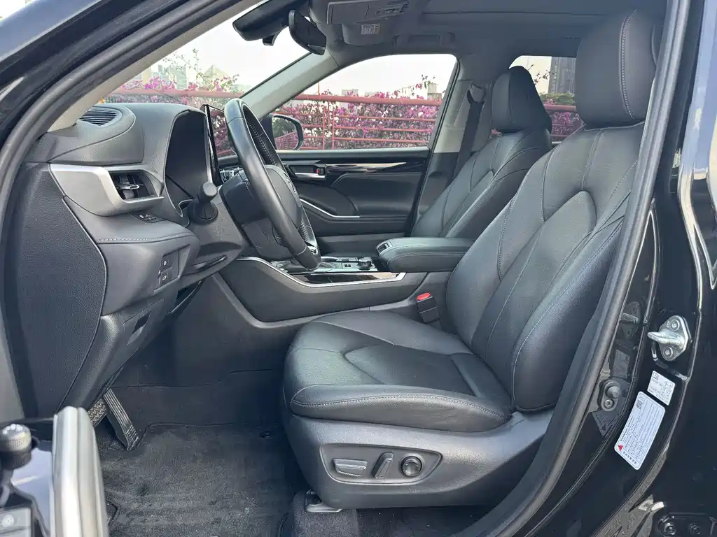 Toyota Highlander — миниатюра 18