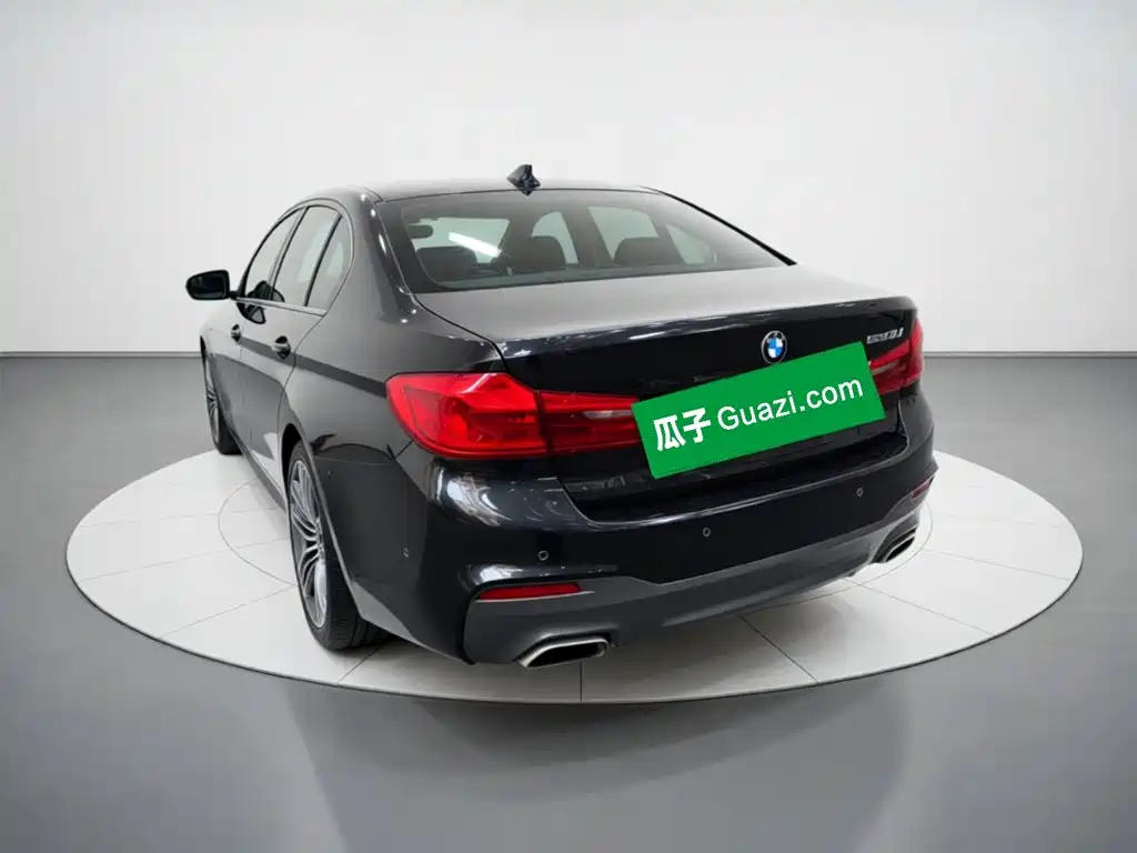 BMW 5 Series — миниатюра 4