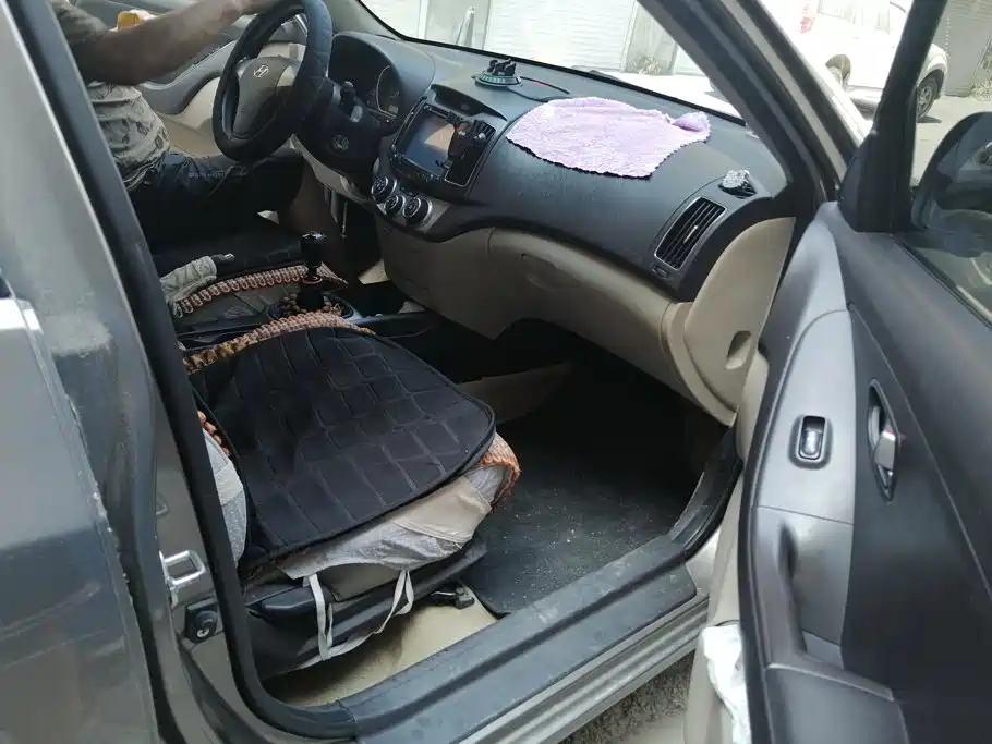 Hyundai Elantra — миниатюра 8