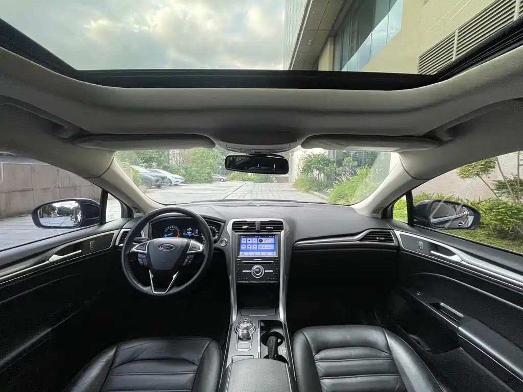 Ford Mondeo — миниатюра 6