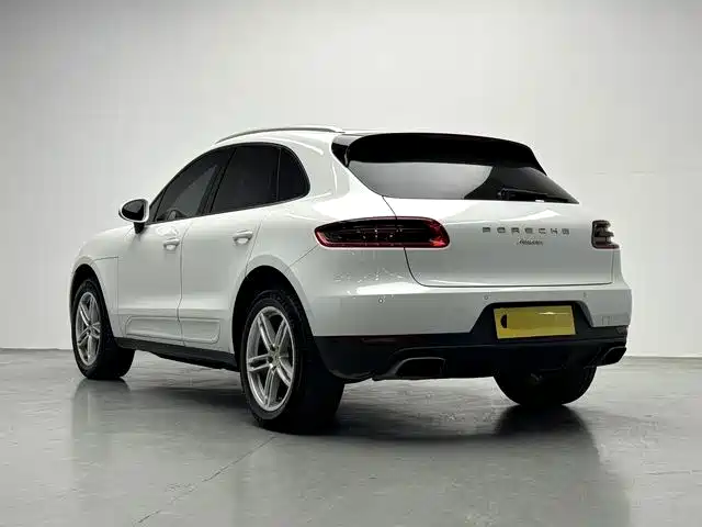Porsche Macan — миниатюра 7