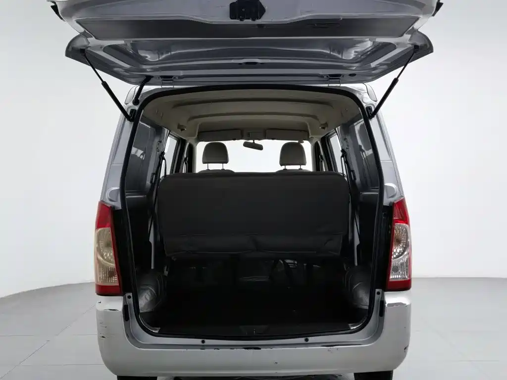 Wuling Rongguang S — миниатюра 16
