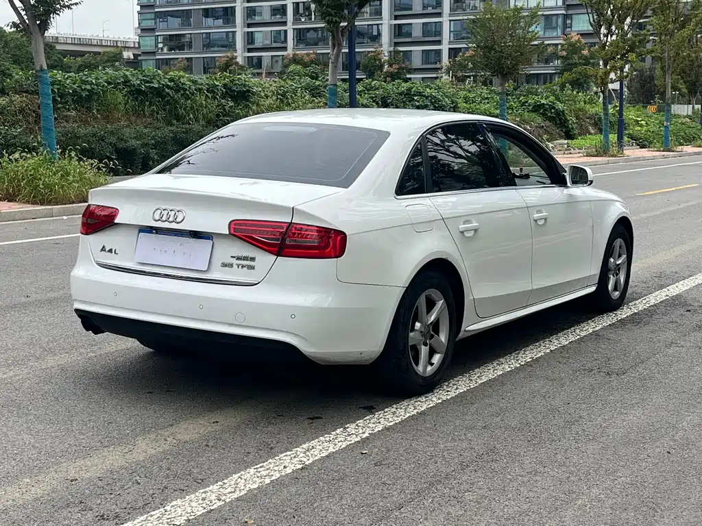 Audi A4L — миниатюра 4