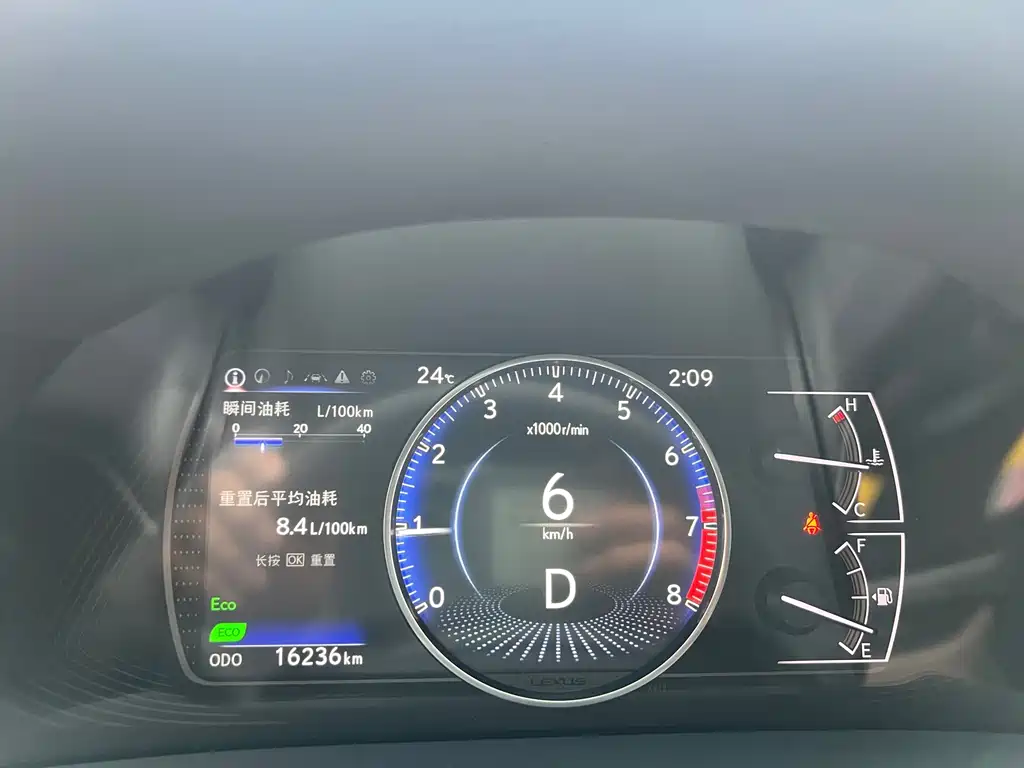 Lexus ES — миниатюра 12