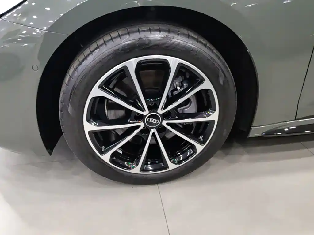 Audi Audi A5L — миниатюра 23