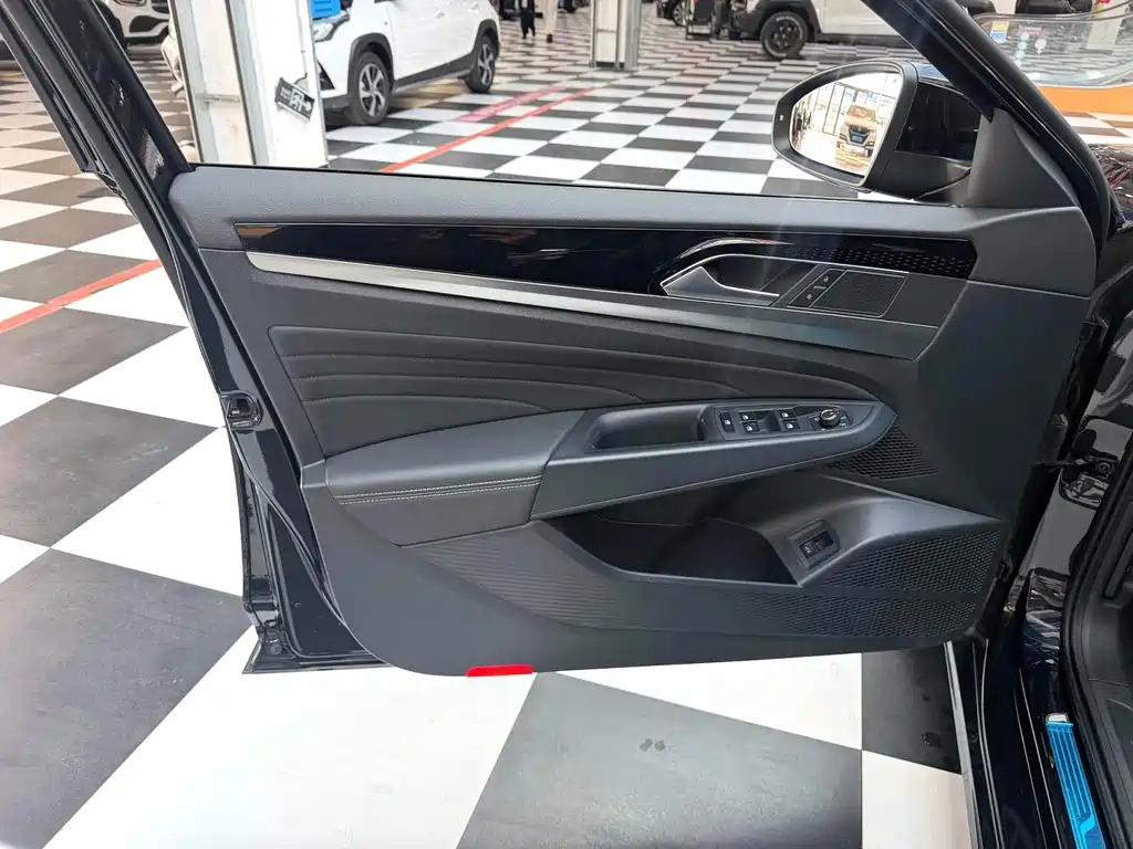 Volkswagen Passat — миниатюра 7