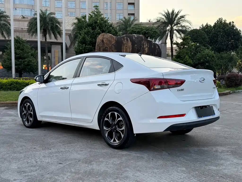 Hyundai Verna — миниатюра 14
