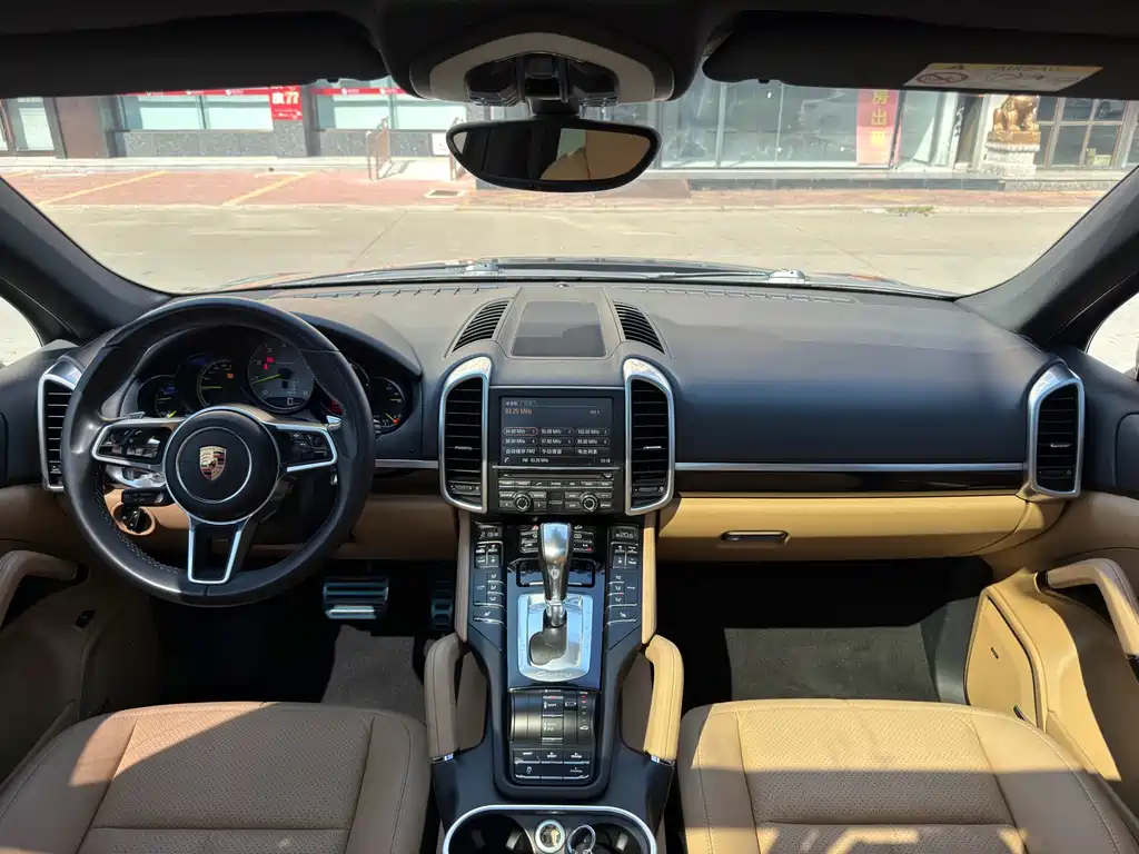 Porsche Cayenne Hybrid — миниатюра 8