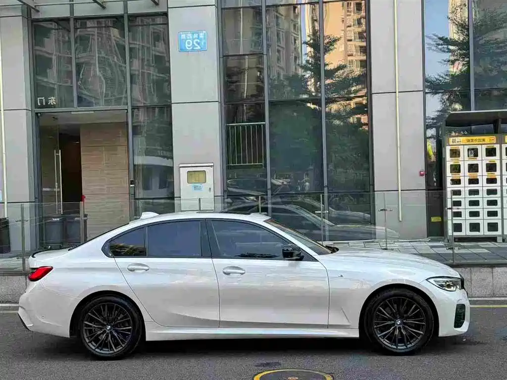 BMW 3 Series — миниатюра 4