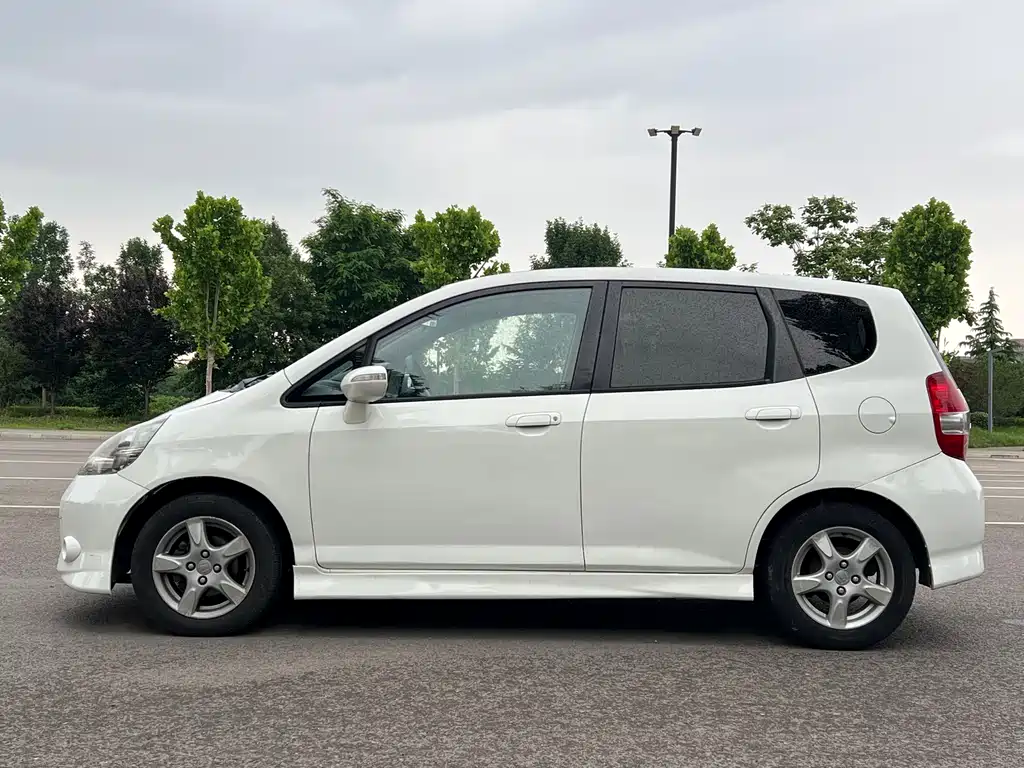 Honda Fit 2007 1.5L CVT Comfort