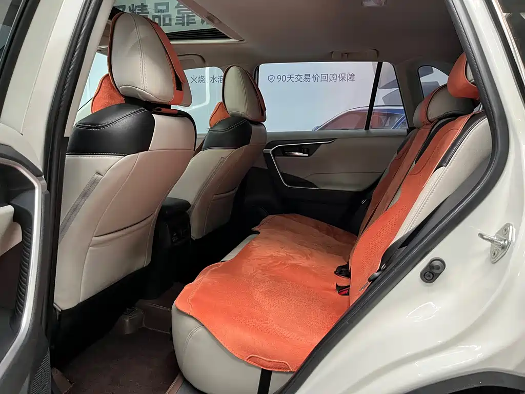 Toyota RAV4 — миниатюра 13