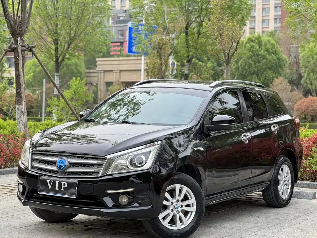 Venucia T70