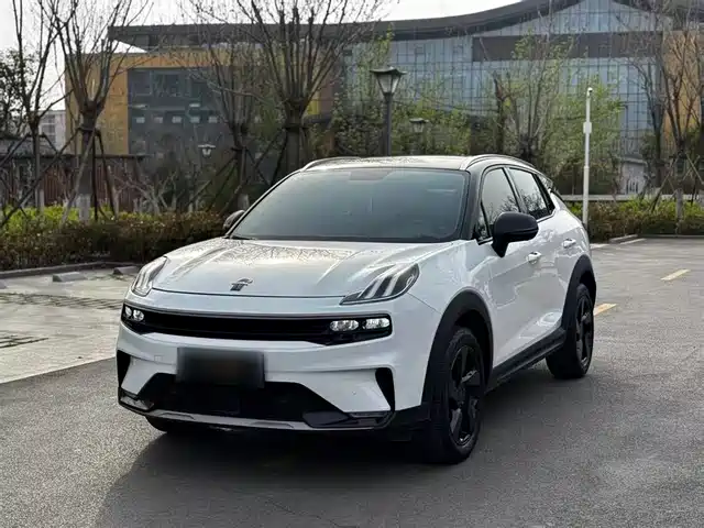 2021 Lynk & Co 06