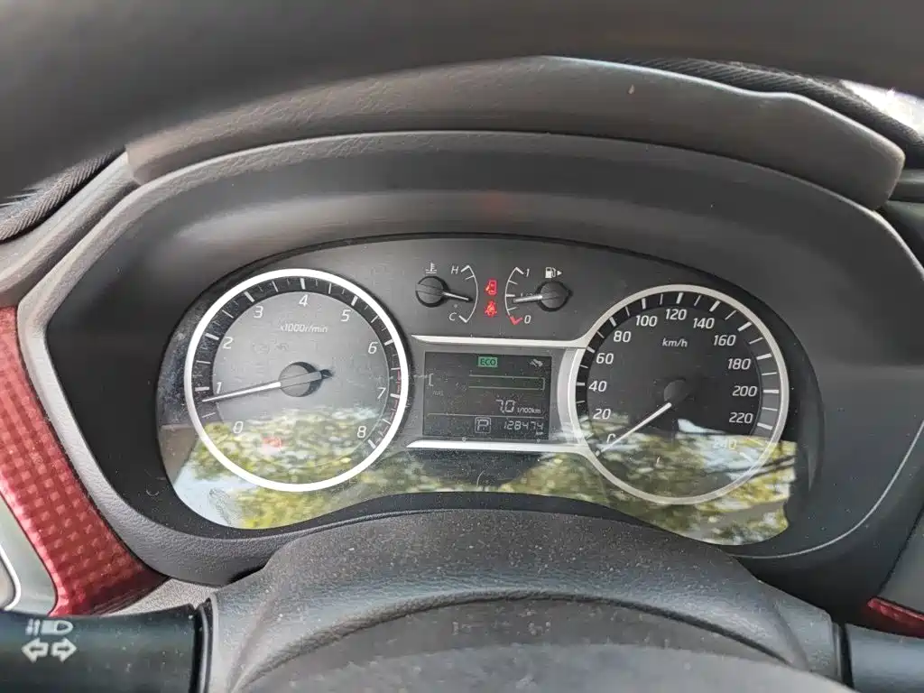 Nissan Bluebird — миниатюра 12