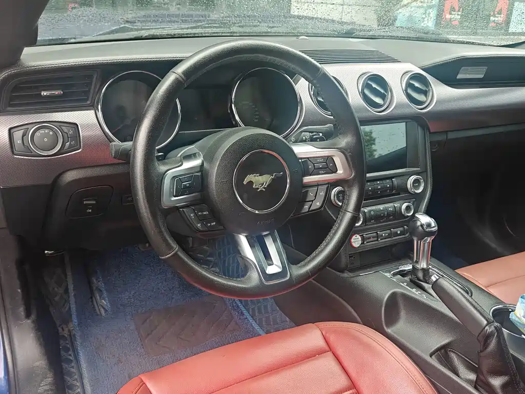 Ford Mustang — миниатюра 5