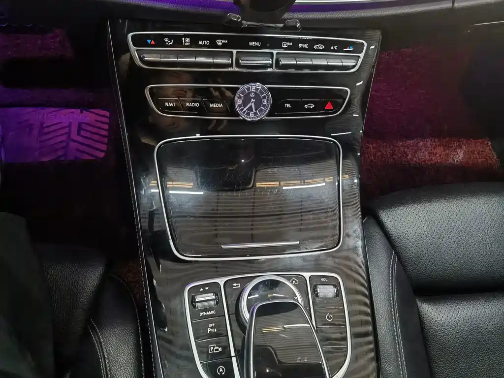 Mercedes-Benz E-Class — миниатюра 13
