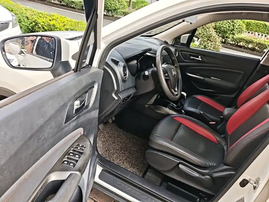 Changan CS15 — миниатюра 16