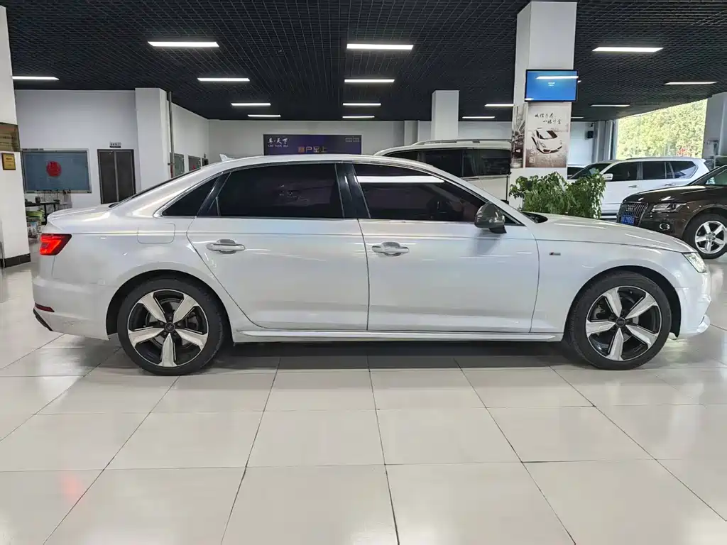 Audi A4L — миниатюра 7