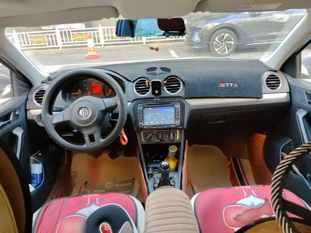 Volkswagen Jetta — миниатюра 10