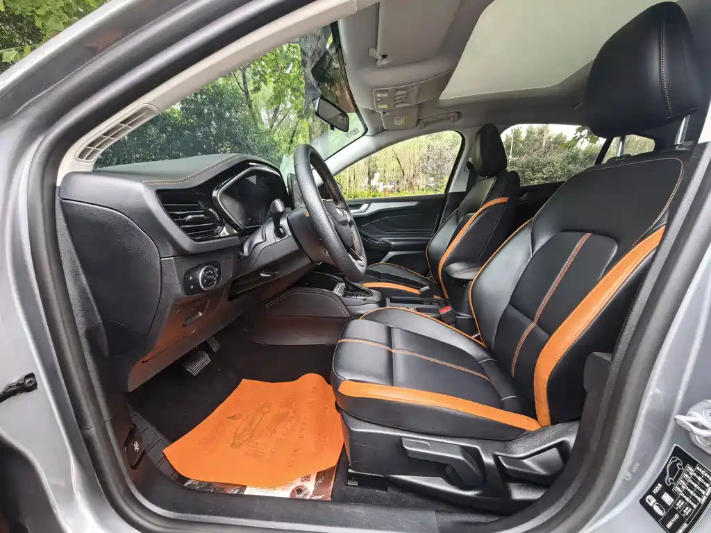Ford Focus — миниатюра 7