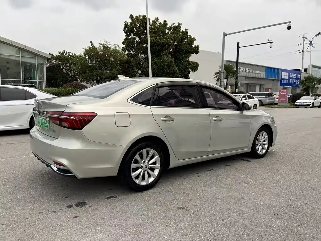 Roewe i6 New Energy — миниатюра 4