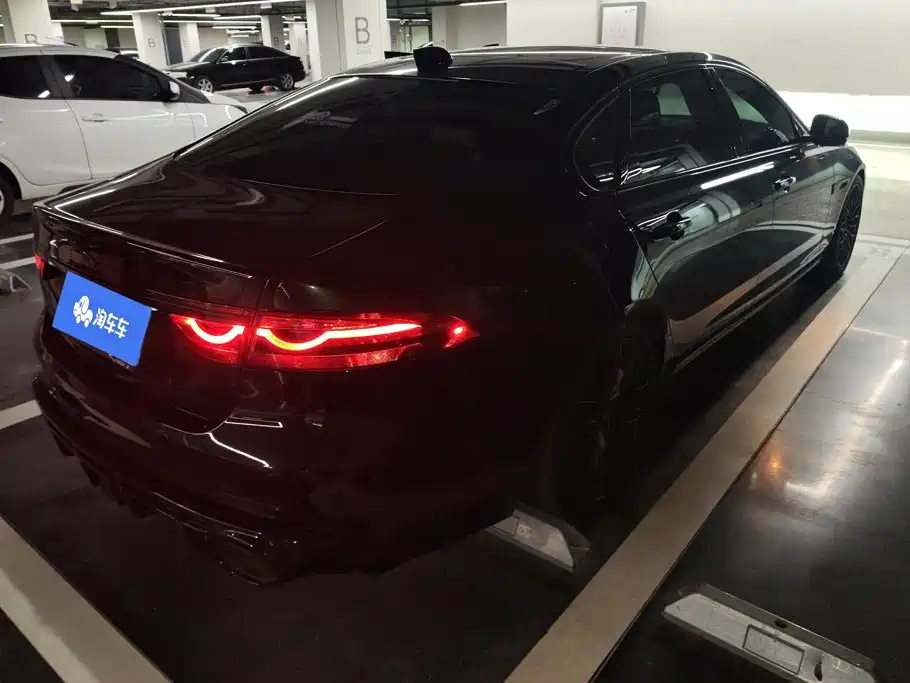 Jaguar XFL — миниатюра 3