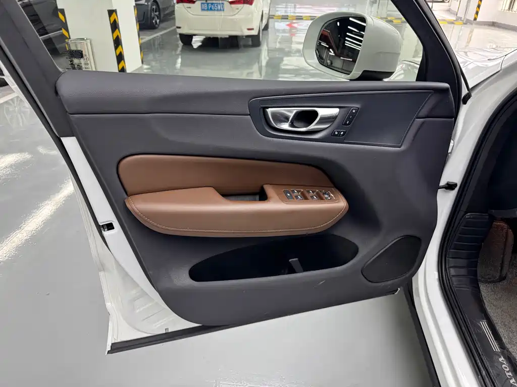 Volvo XC60 — миниатюра 4