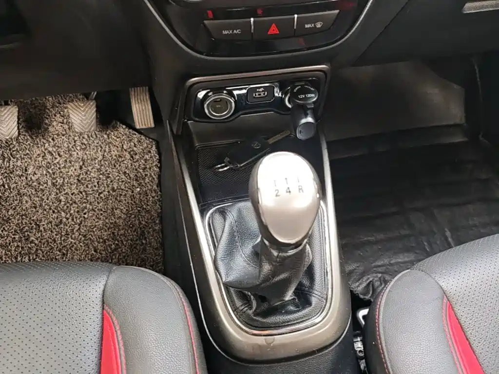 Changan CS15 — миниатюра 14