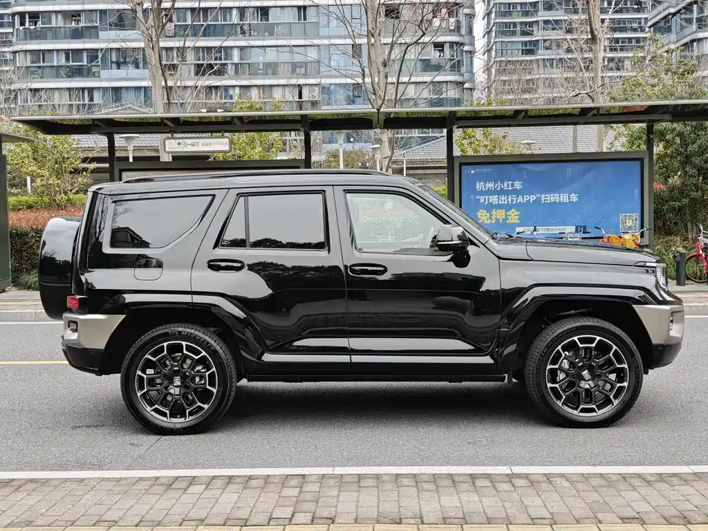 TANK TANK 700 NEW ENERGY