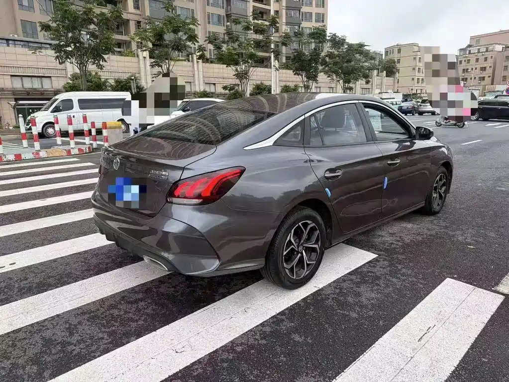 MG MG5 - фото 7
