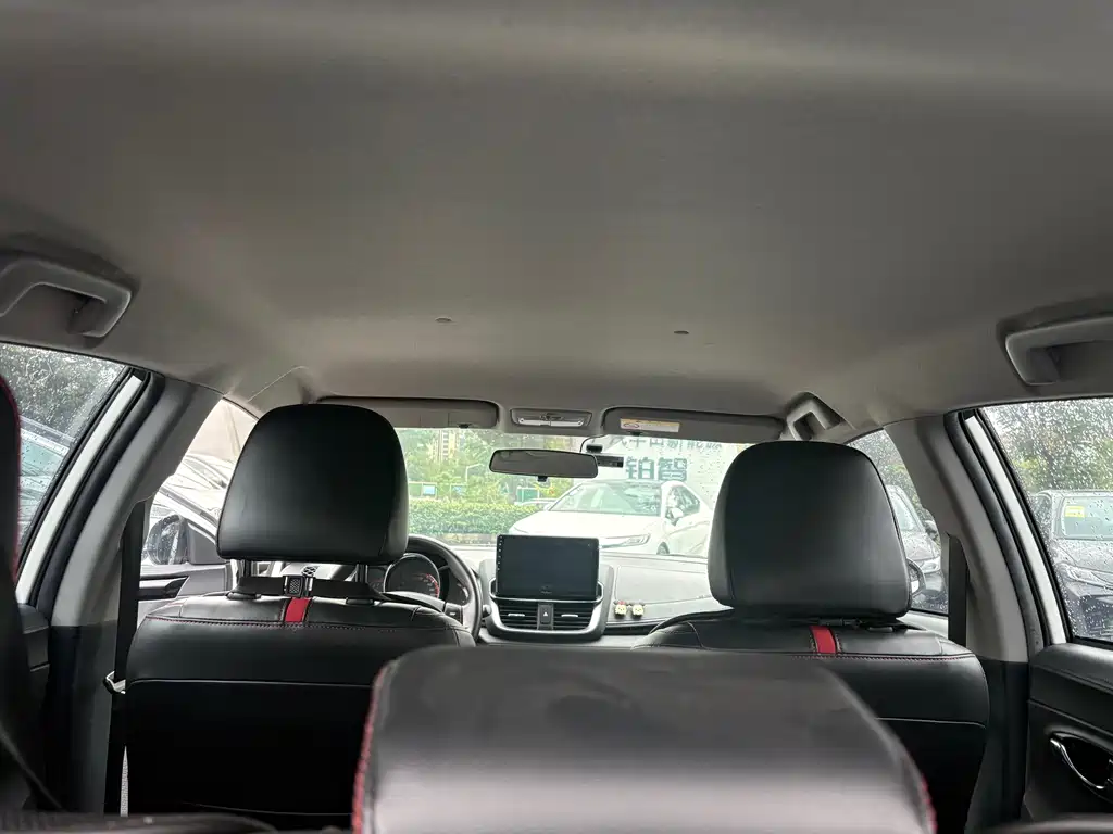 Toyota Yaris L — миниатюра 7