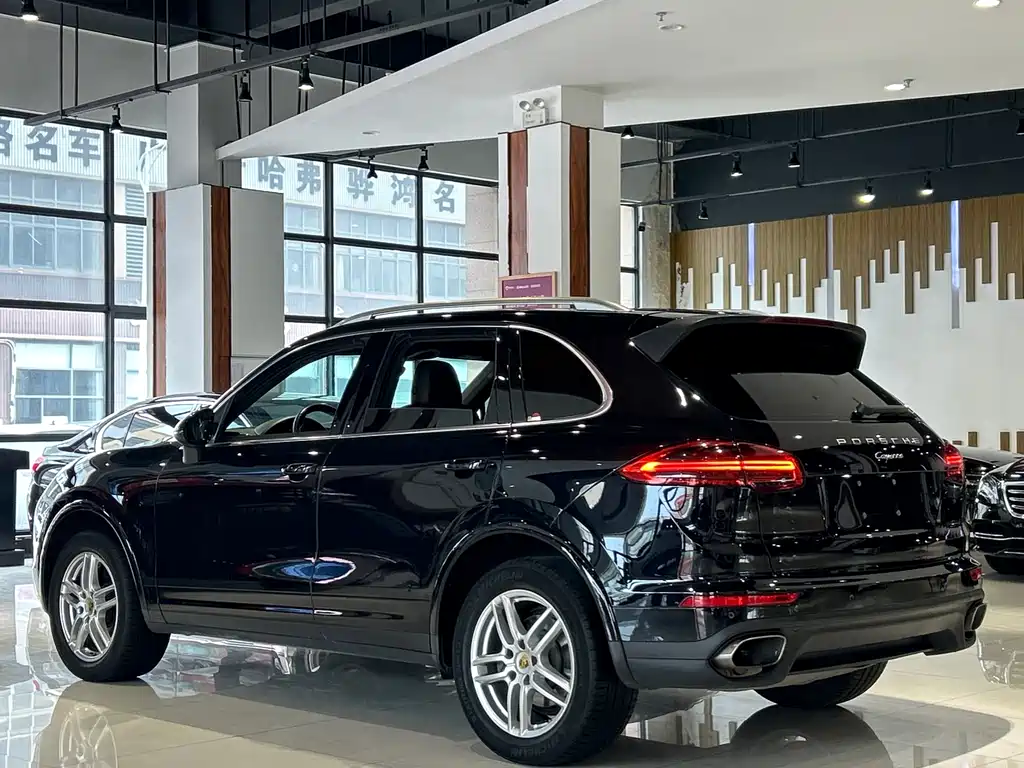 Porsche Cayenne — миниатюра 32