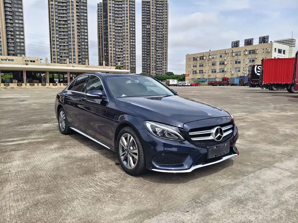 Mercedes-Benz C-Class — миниатюра 3