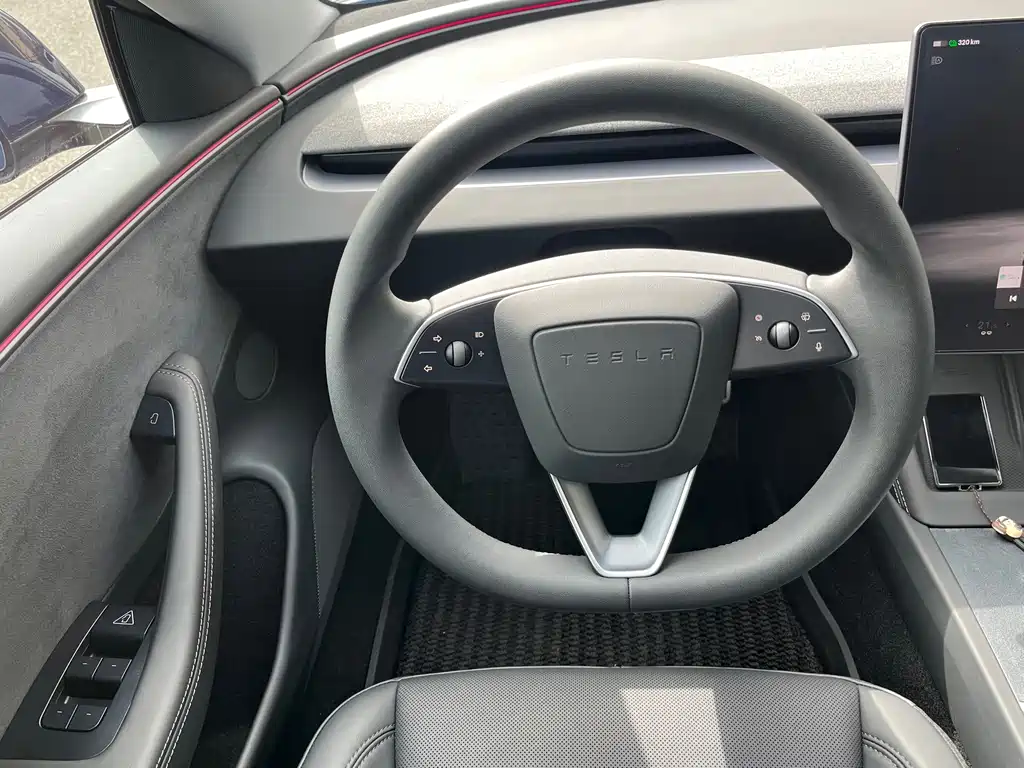 Tesla Model 3 — миниатюра 10