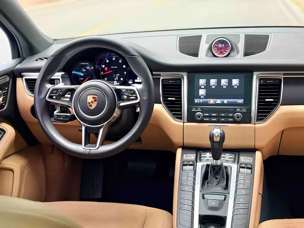 Porsche Macan — миниатюра 4