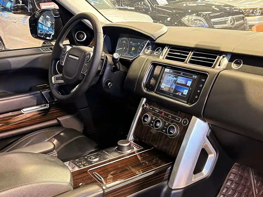 Land Rover Range Rover — миниатюра 22