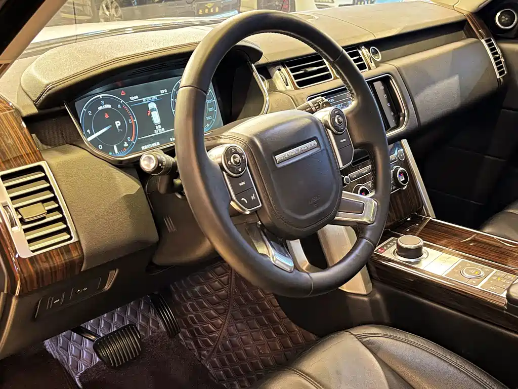 Land Rover Range Rover — миниатюра 13