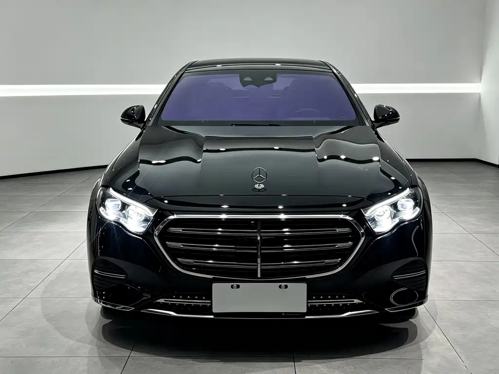 Mercedes-Benz E-Class — миниатюра 2