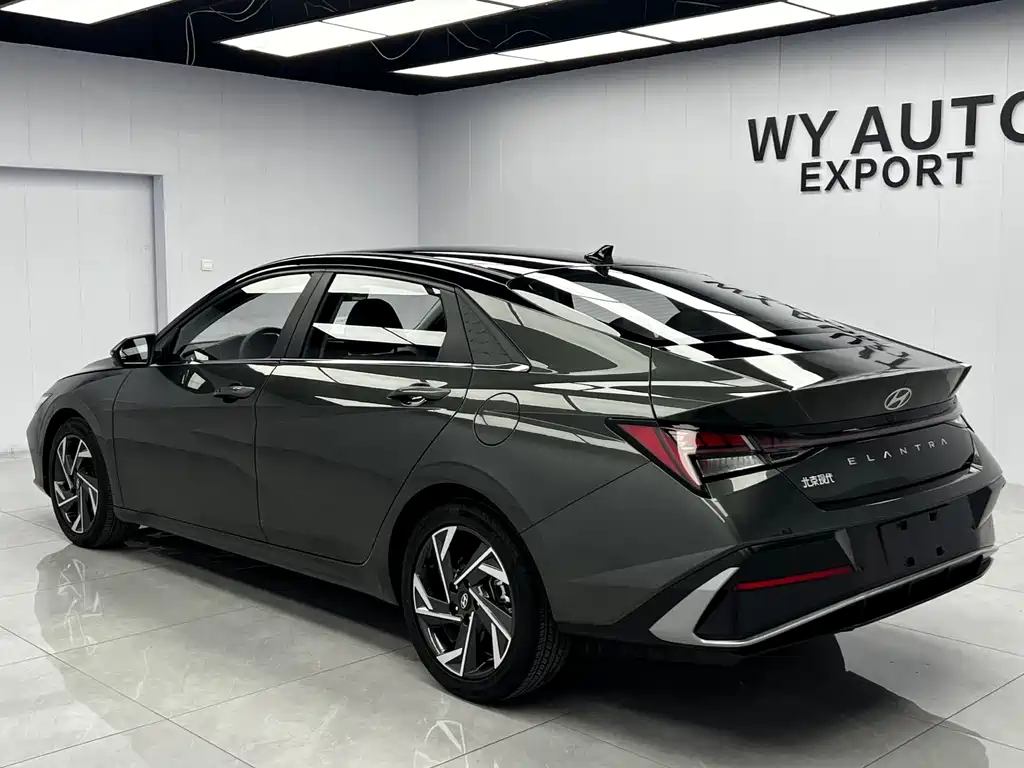 Hyundai Elantra 2023 — фото 6