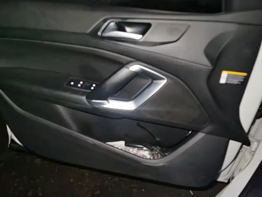 Peugeot 408 — миниатюра 7