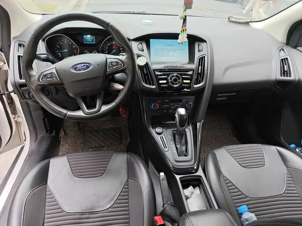 Ford Focus — миниатюра 10