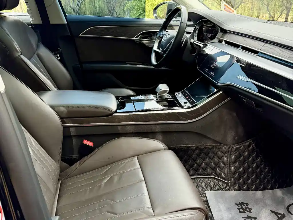Audi A8 — миниатюра 5