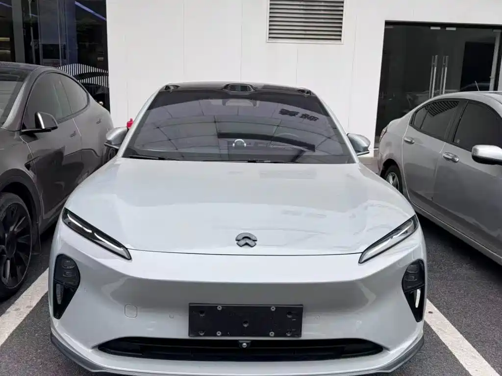 NIO ET5